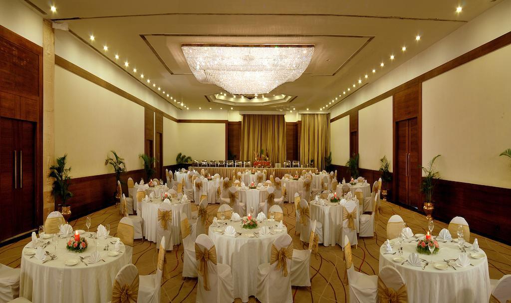 Hotel The Manohar Hyderabad Ristorante foto
